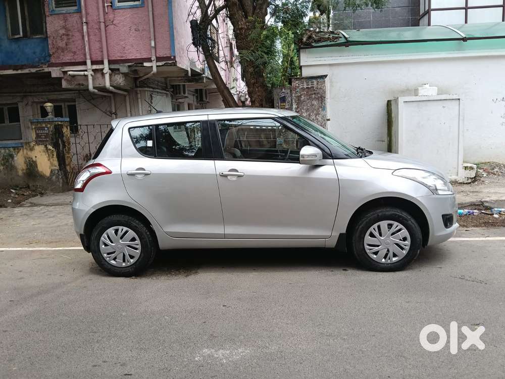 Maruti Suzuki Swift Vxi + Manual, 2011, Petrol