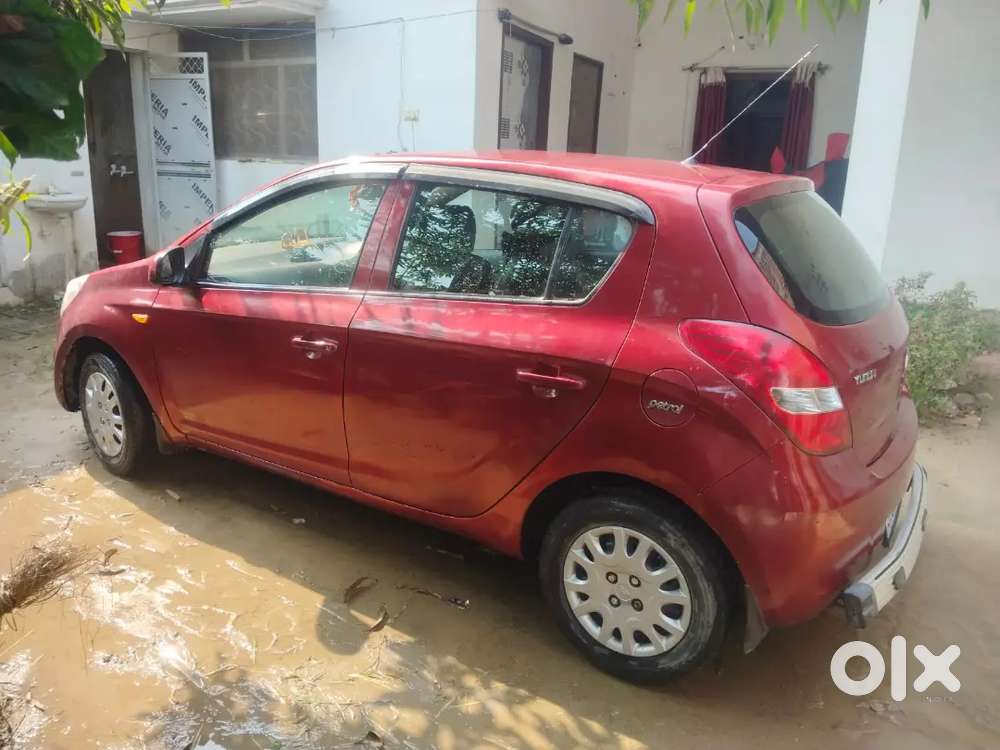 Hyundai I20 Magna 2010 Petrol .. Urgent Sell..
