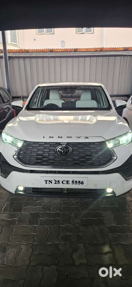 Toyota Innova Hycross 2.0 Zx (o) Hybrid 7 Str, 2023, Petrol