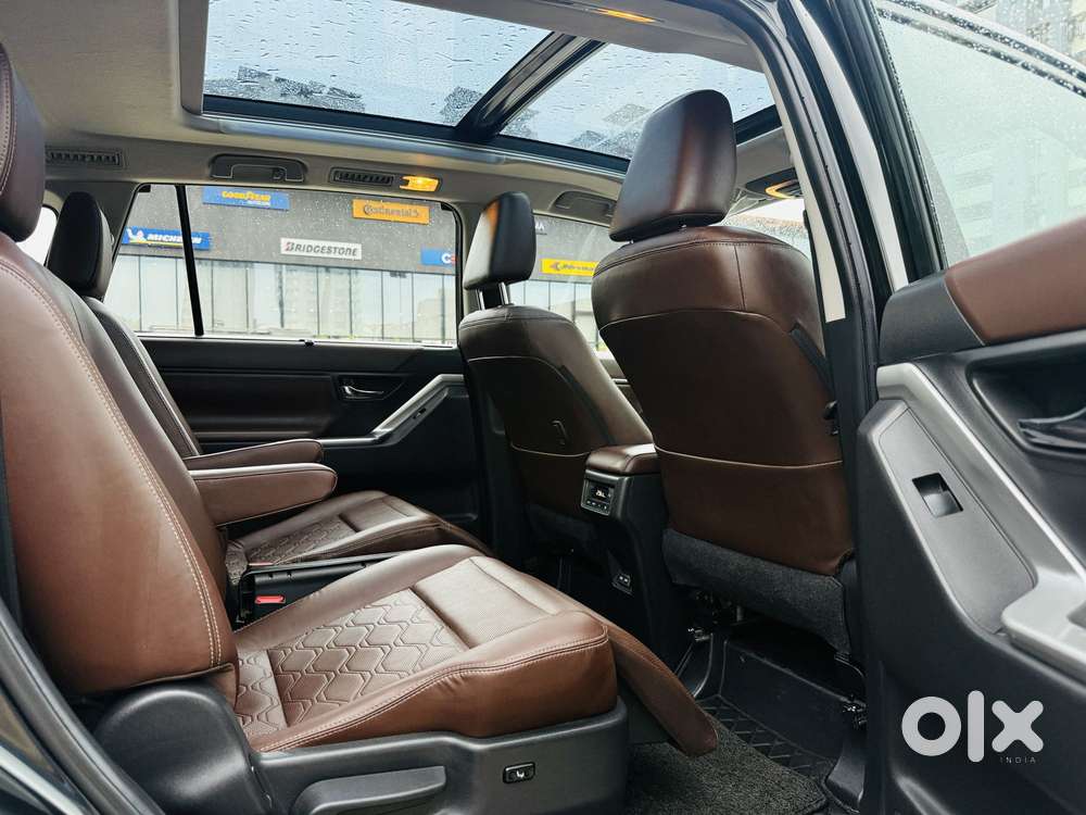 Toyota Innova Hycross 2.0 Zx Hybrid 7 Str, 2023, Electric