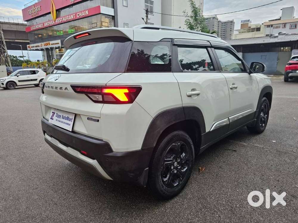Maruti Suzuki Brezza 1.5 Zxi Smart Hybrid, 2023, Petrol