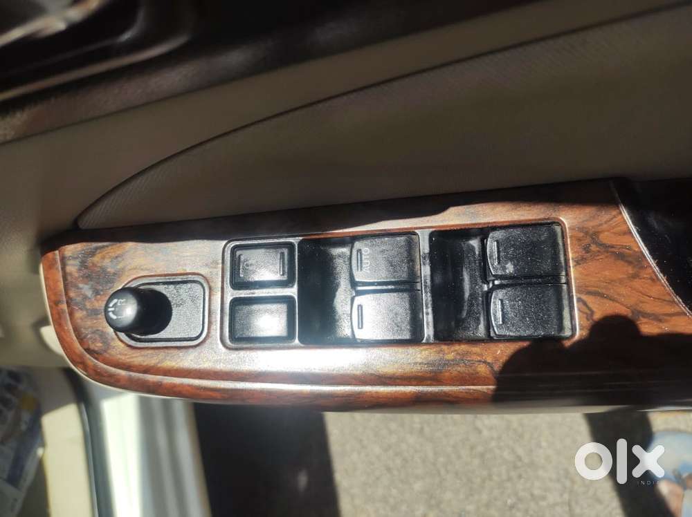 Maruti Suzuki Swift Dzire Vxi(o) Amt, 2018, Petrol