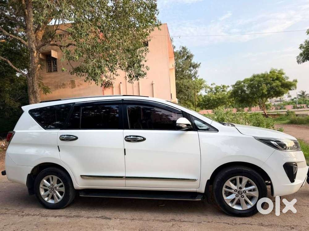 Toyota Innova Crysta 2.4 V 8 Str, 2018, Diesel