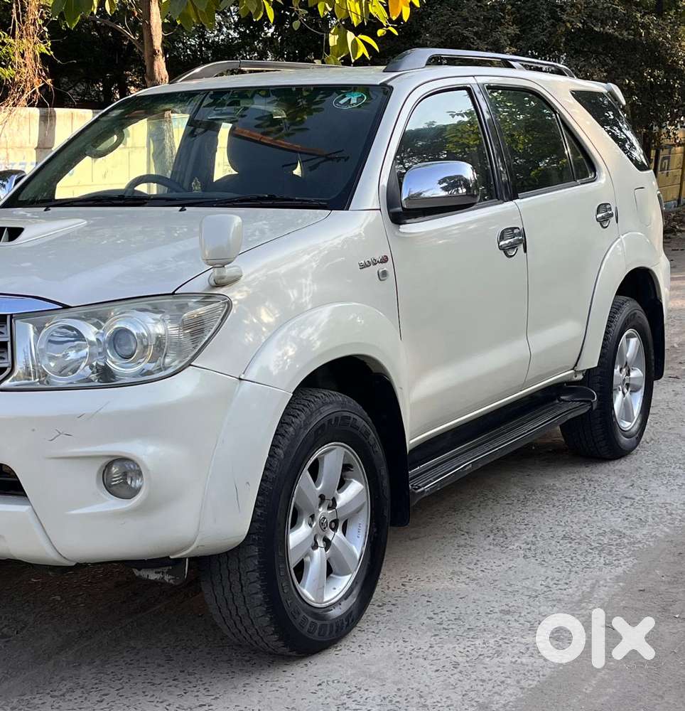 Toyota Fortuner 3.0 4x4 Manual, 2011, Diesel