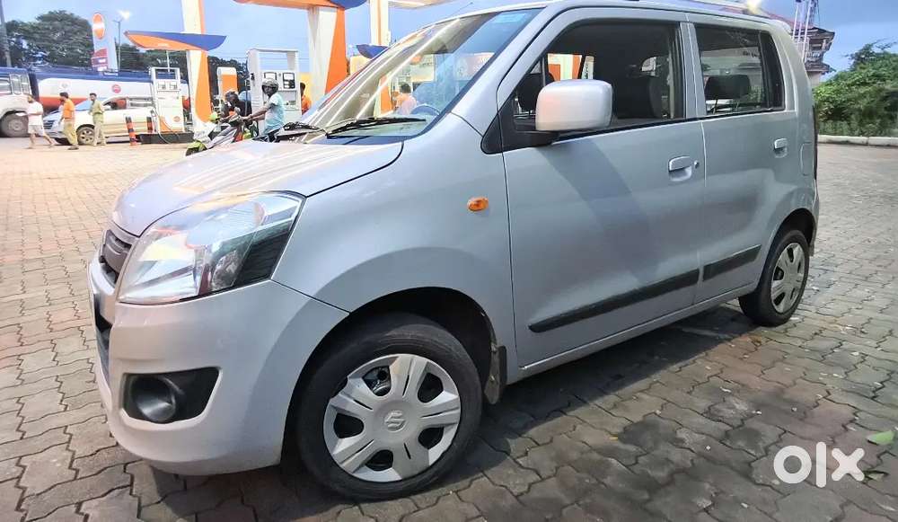 Wagon R Vxi 2016 June, Silver, Car In Showroom Condition.