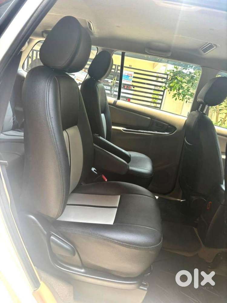 Toyota Innova 2.5 G (diesel) 7 Seater Bs Iv, 2015, Diesel