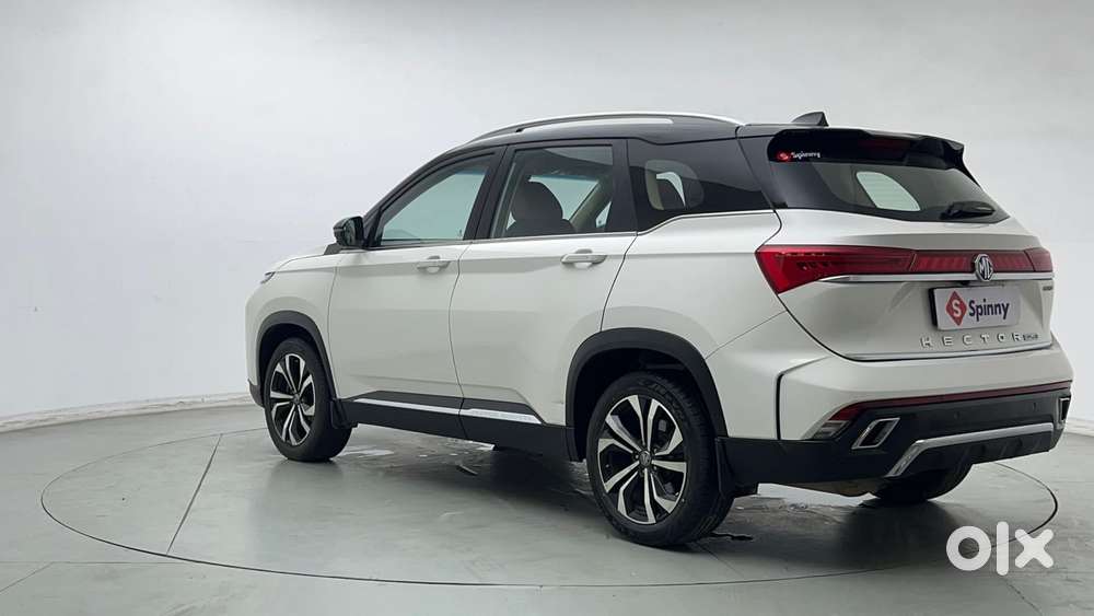 Mg Hector Plus Savvy Pro 1.5 Turbo Petrol Cvt 7 Str Dual Tone, 2023,..