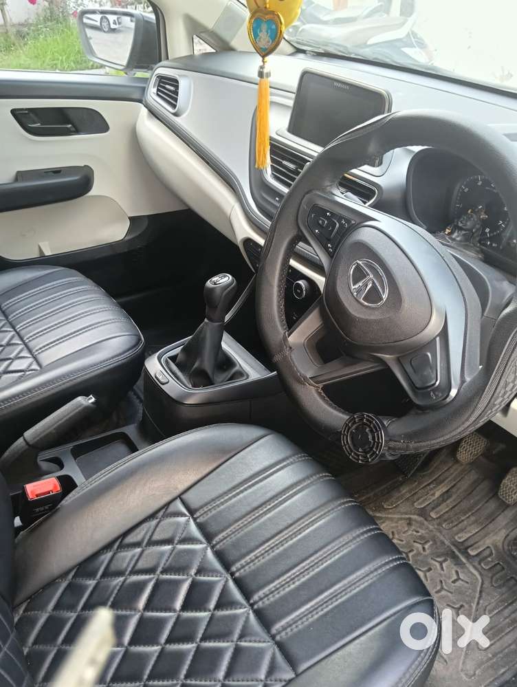 Tata Altroz 1.2 Xm Plus, 2022, Petrol