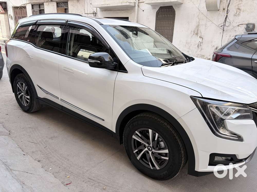 Mahindra Xuv700 2.2 Ax 5 Diesel At Str, 2022, Diesel