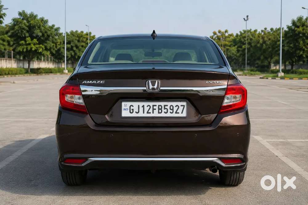 Immaculate Honda Amaze Vx Mt 2022  30k Km  Premium Leather Interior