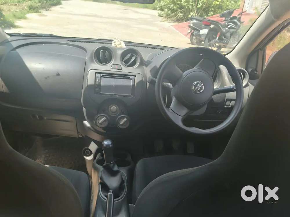 Nissan Sunny 2015 Xe