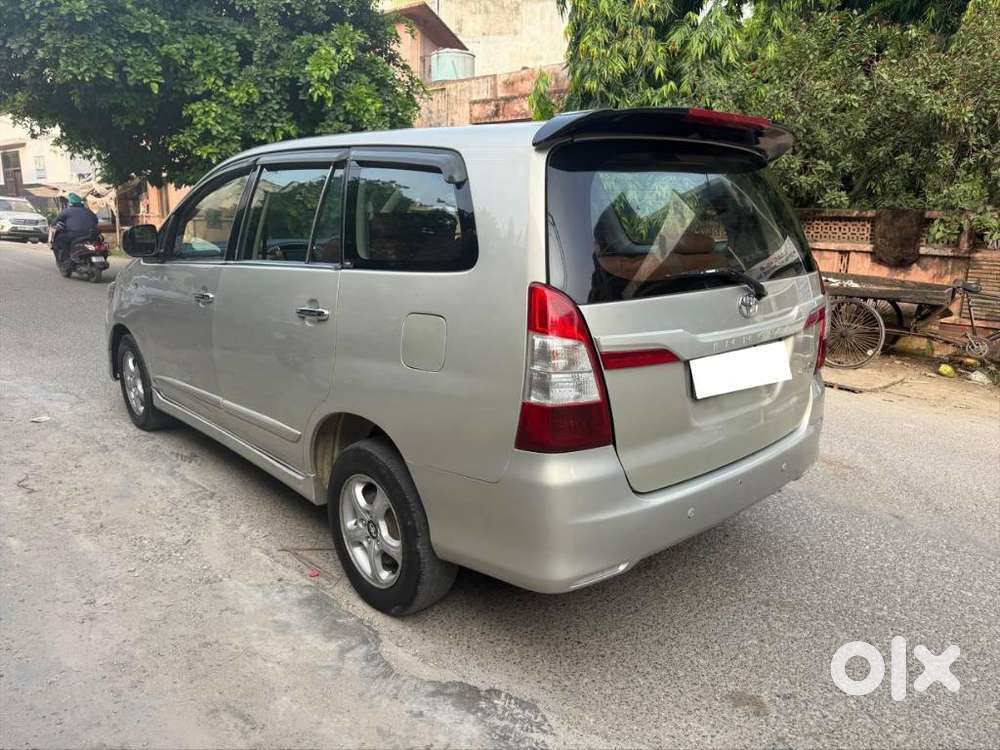 Toyota Innova 2.5 G (diesel) 8 Seater, 2015, Diesel