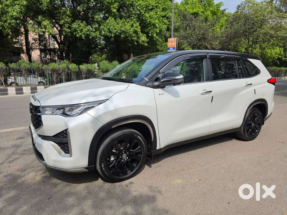 Toyota Innova Hycross 2.0 Zx (o) Hybrid 7 Str, 2025, Petrol