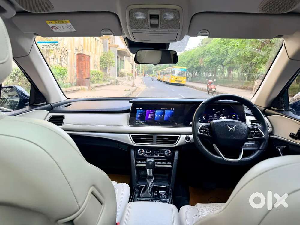 Mahindra Xuv700 2022 Diesel Well Maintained