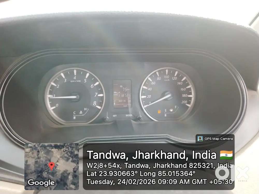 गाडी पेंट किया हुआ है