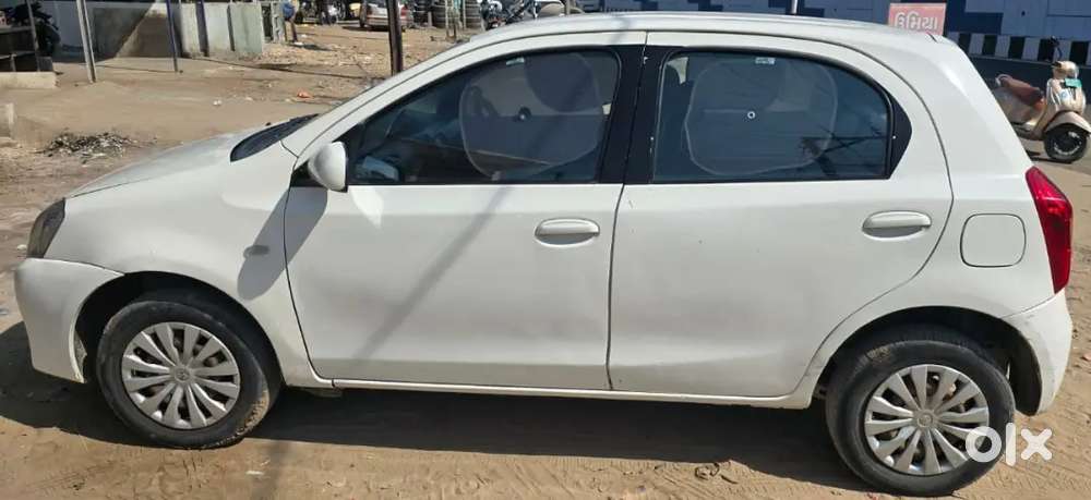 Toyota Etios Liva 2012 Cng