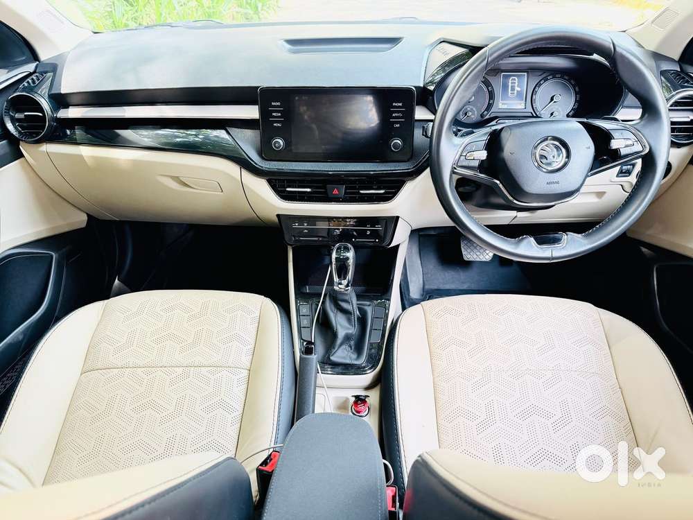Skoda Slavia Ambition 1.0l Tsi At, 2023, Petrol