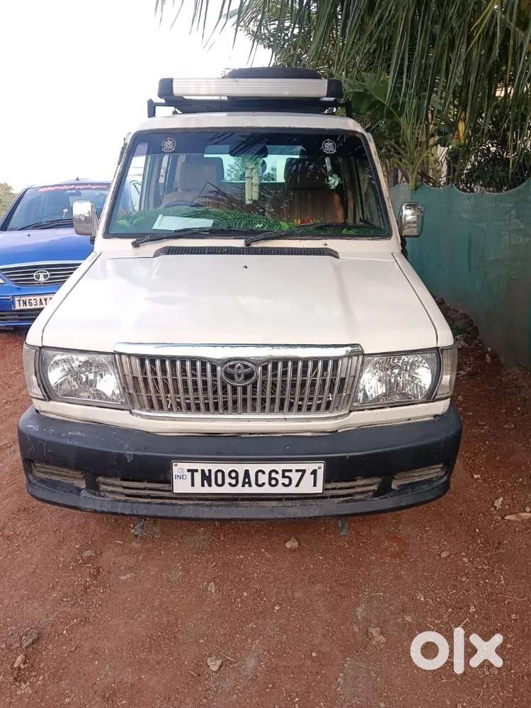 Toyota Qualis 2003 Model 250000