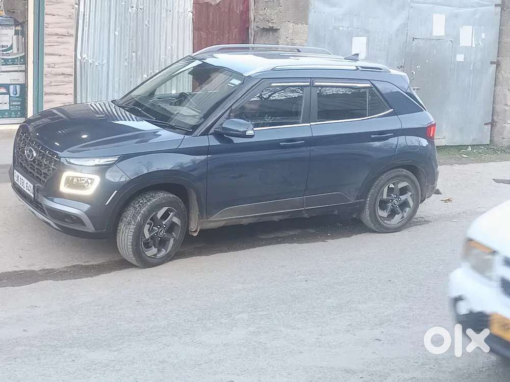 Hyundai Venue S +  2022 Petrol 52000 Km Driven