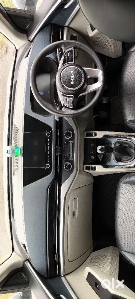Kia Carens Premium 2024