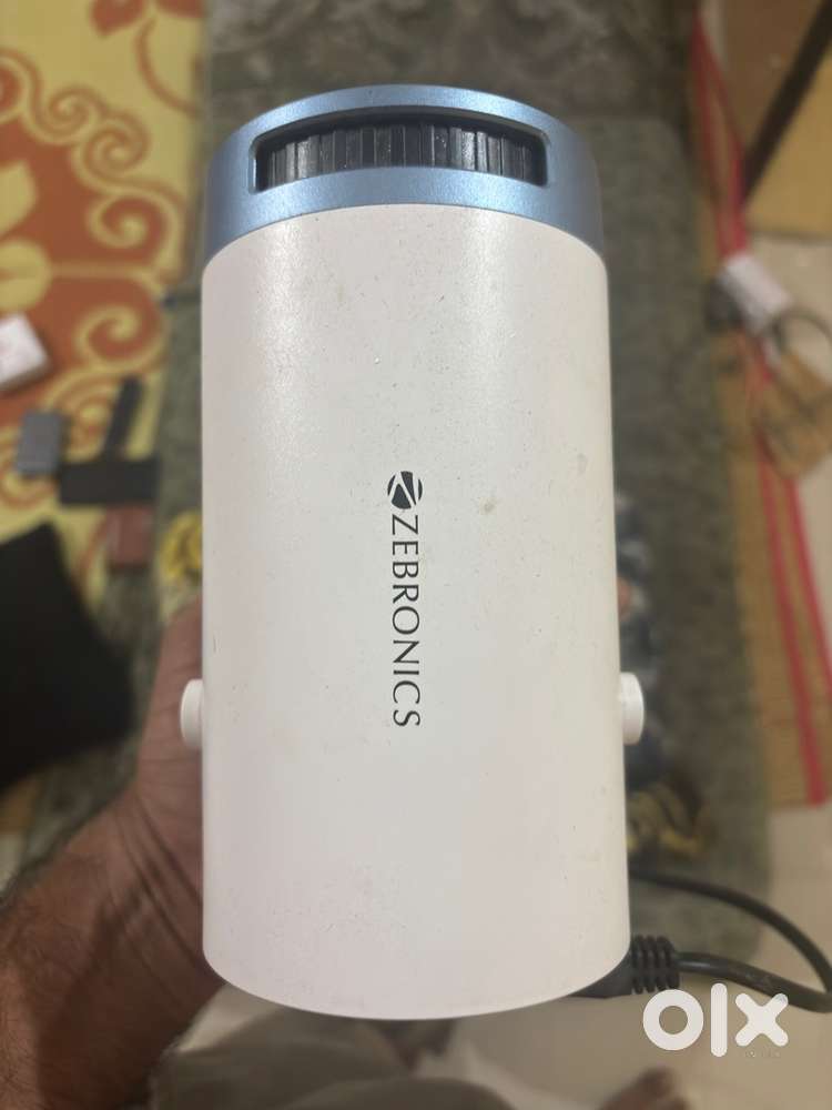 Zebronics projector