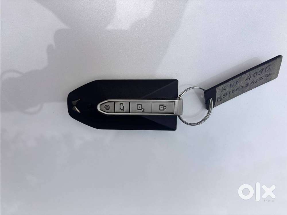 Xuv7xo Ax7 Diesel At White, 4 Months Used