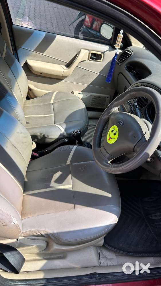Ford Ikon.