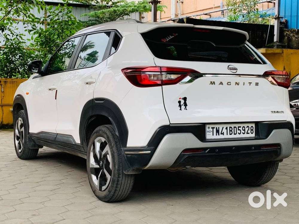 Nissan Magnite Kuro Edition Petrol Amt, 2024, Petrol
