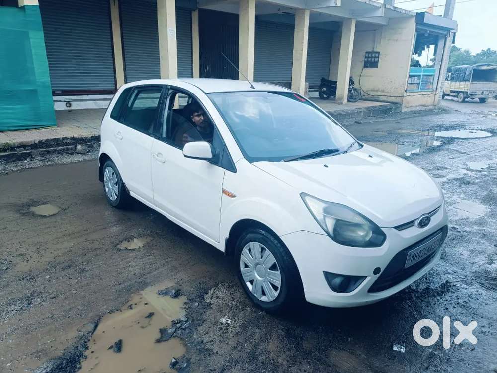 Ford Figo 1.2 Titanium 2013
