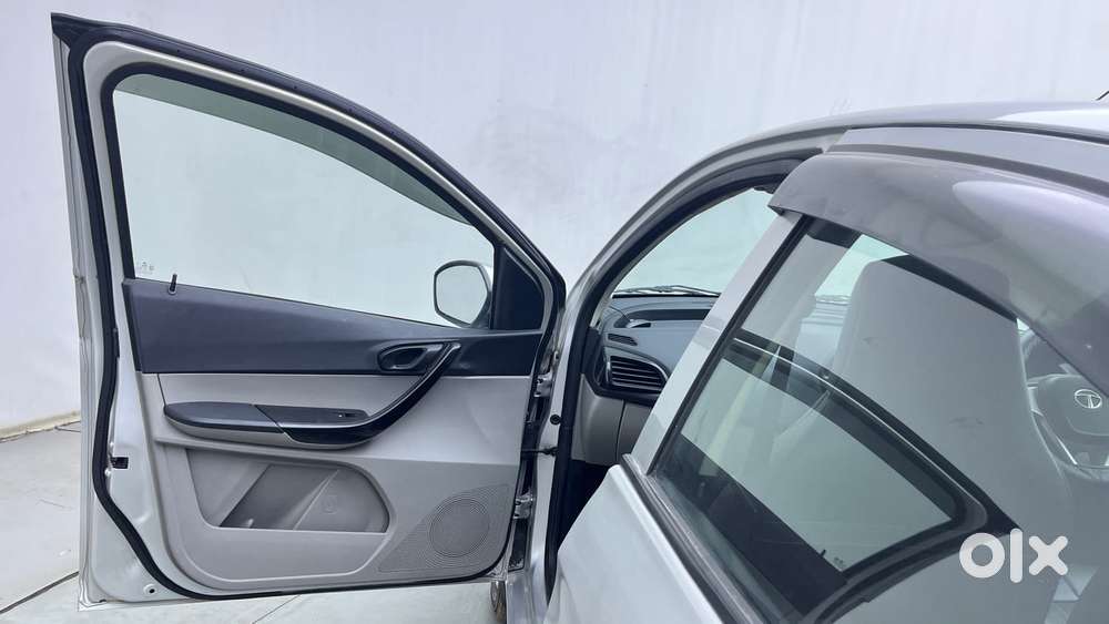 Tata Tiago 1.2 Revotron Xt, 2017, Petrol