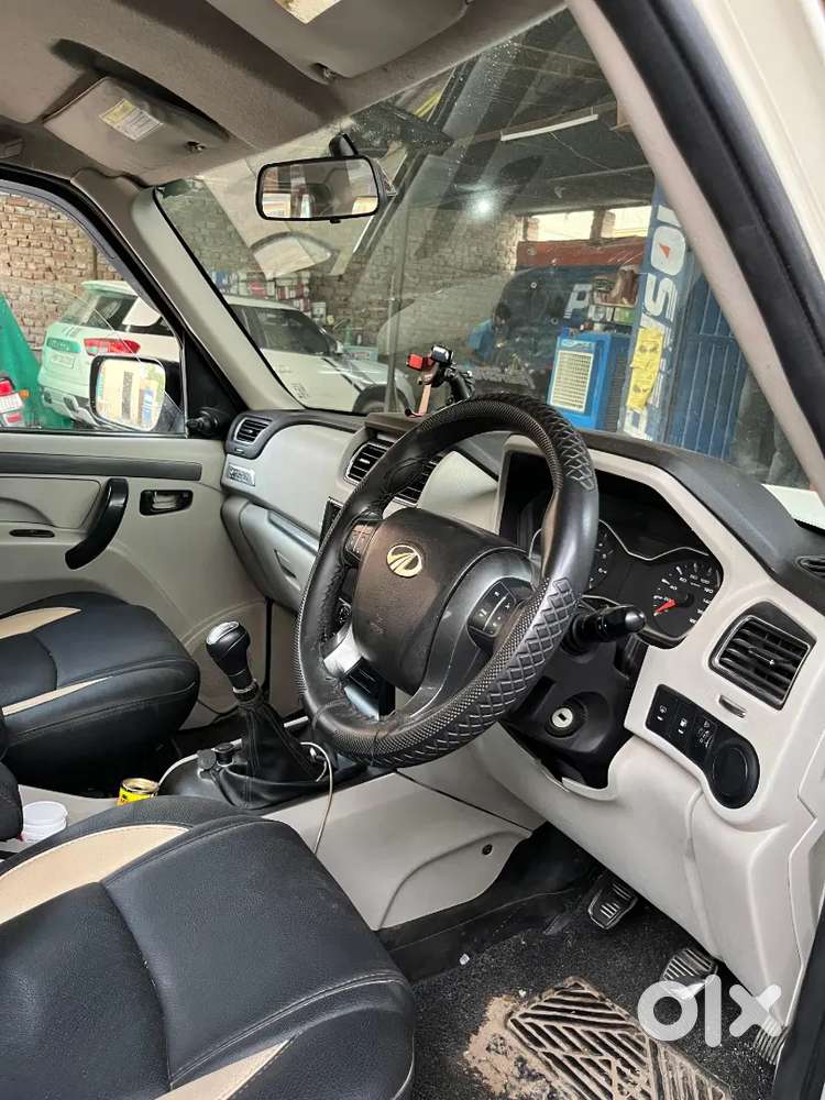 Mahindra Scorpio Classic 2016 Diesel 217000 Km Driven
