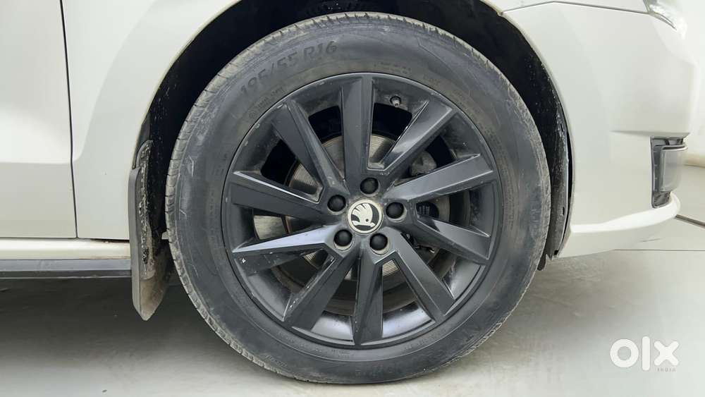 Skoda Rapid 1.0 Style At, 2021, Petrol