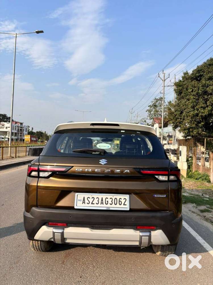 Maruti Suzuki Brezza 1.5 Zxi Smart Hybrid Dual Tone, 2023, Petrol