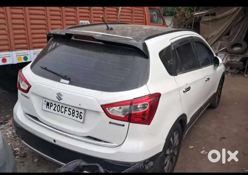 Maruti Suzuki S-cross 2016 Diesel Car Top Model