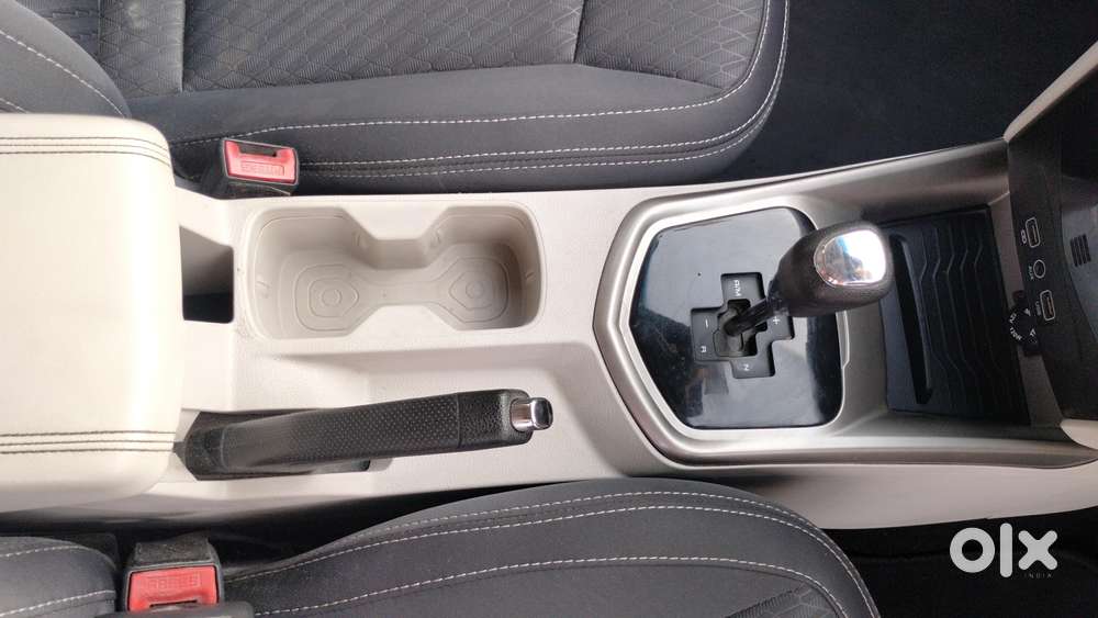 Mahindra Xuv300 W8 Amt Diesel, 2020, Diesel