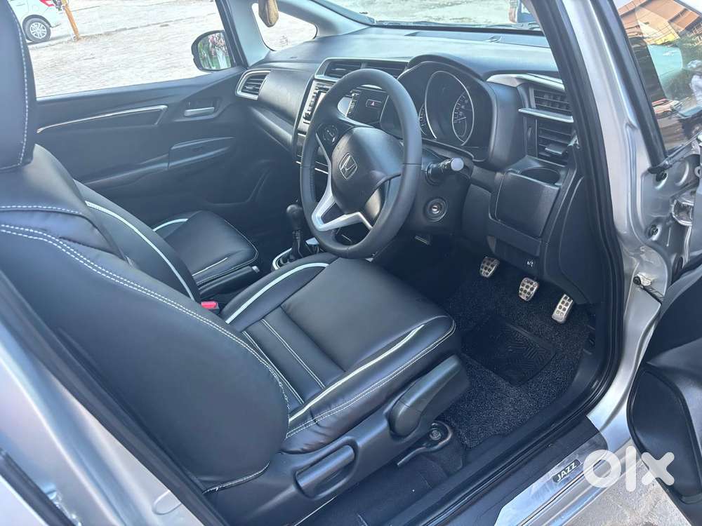 Honda Jazz V Mt Privilege, 2017, Petrol