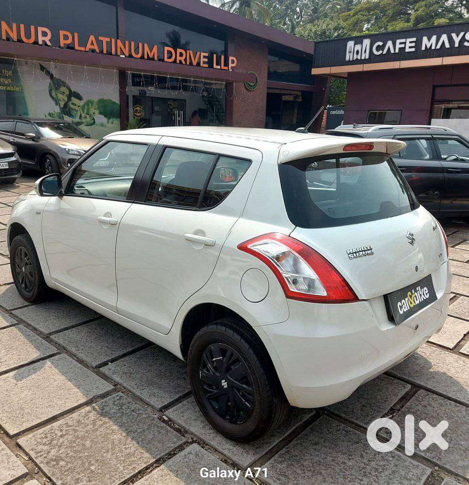 Maruti Suzuki Swift Vxi + Manual, 2017, Petrol