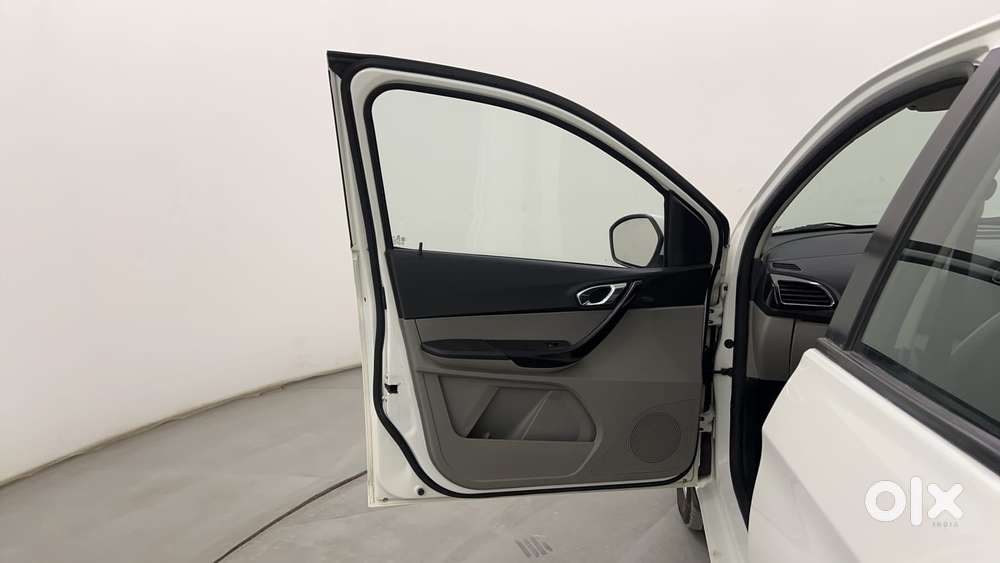 Tata Tiago Xz, 2016, Petrol