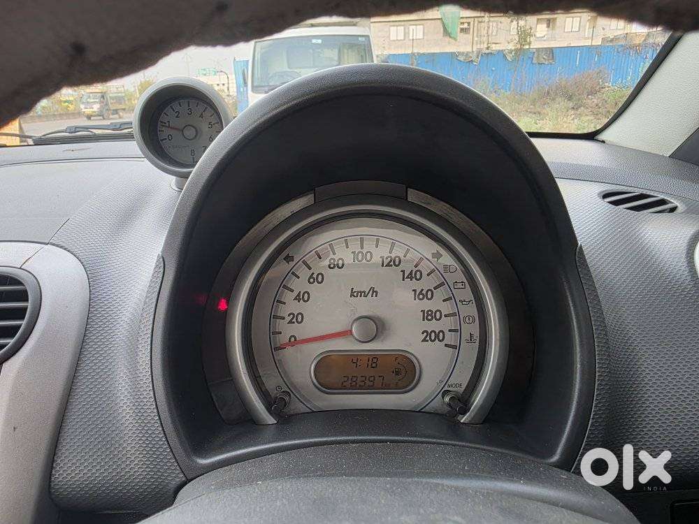 Maruti Suzuki Ritz Vxi, 2011, Petrol