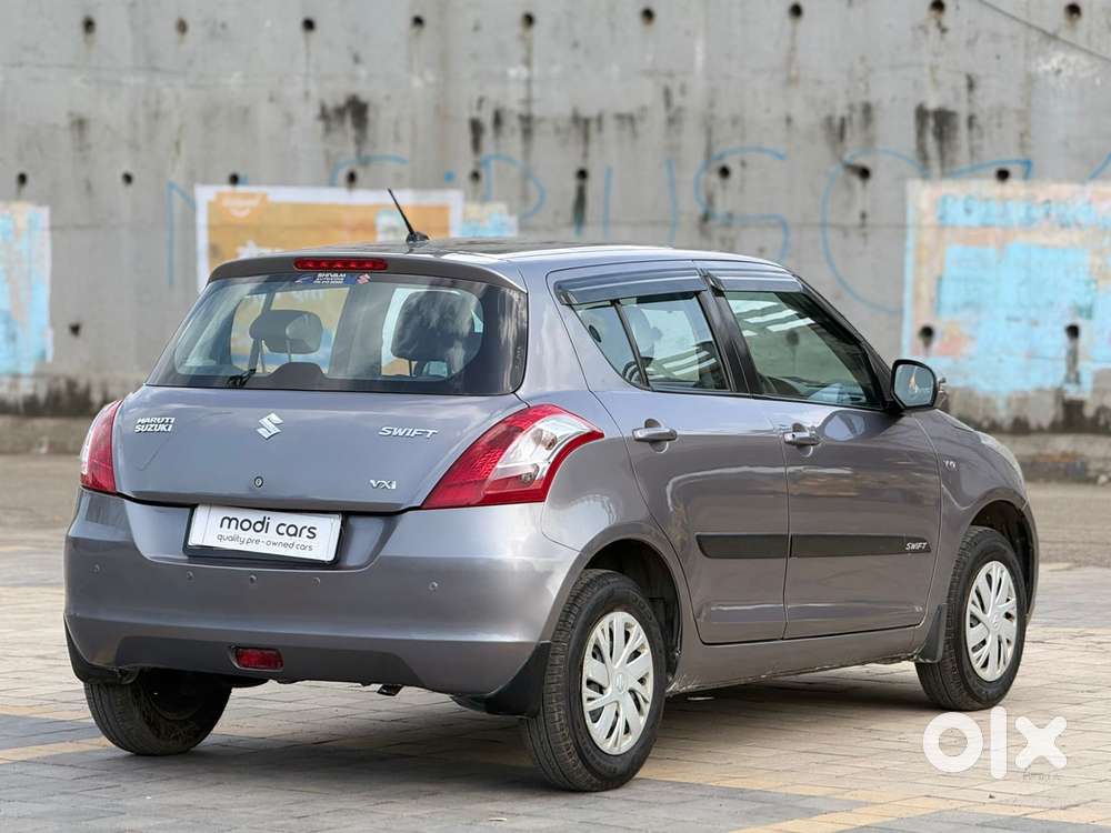 Maruti Suzuki Swift Vxi + Manual, 2016, Petrol