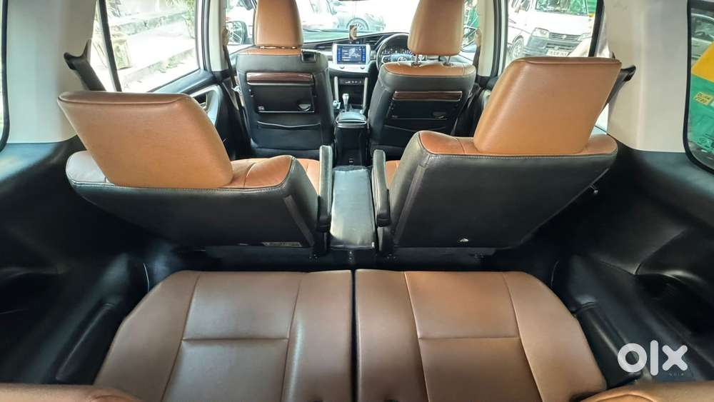 Toyota Innova Crysta 2.8 Zx At 7 Seater, 2017, Diesel
