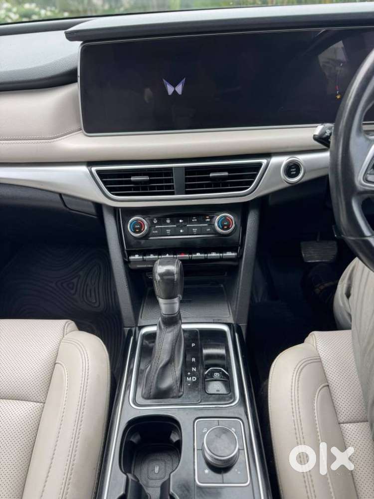 Mahindra Xuv700 2.2 Ax 7 Diesel At Luxury Pack Str, 2022, Diesel