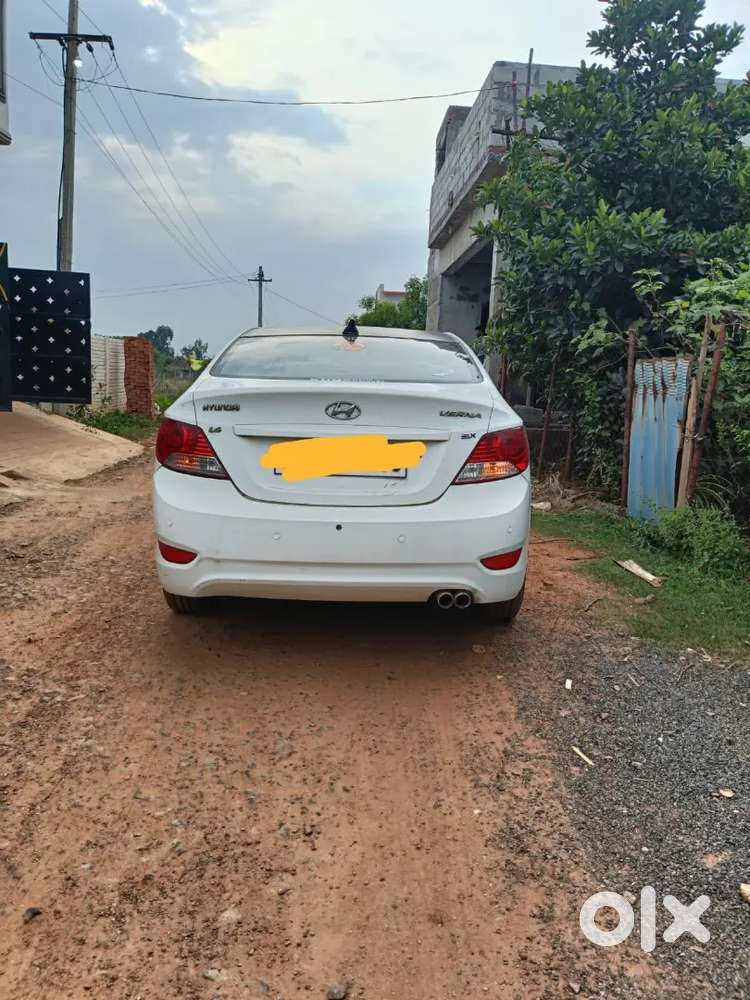 Hyundai Verna Fluidic Petrol 2012