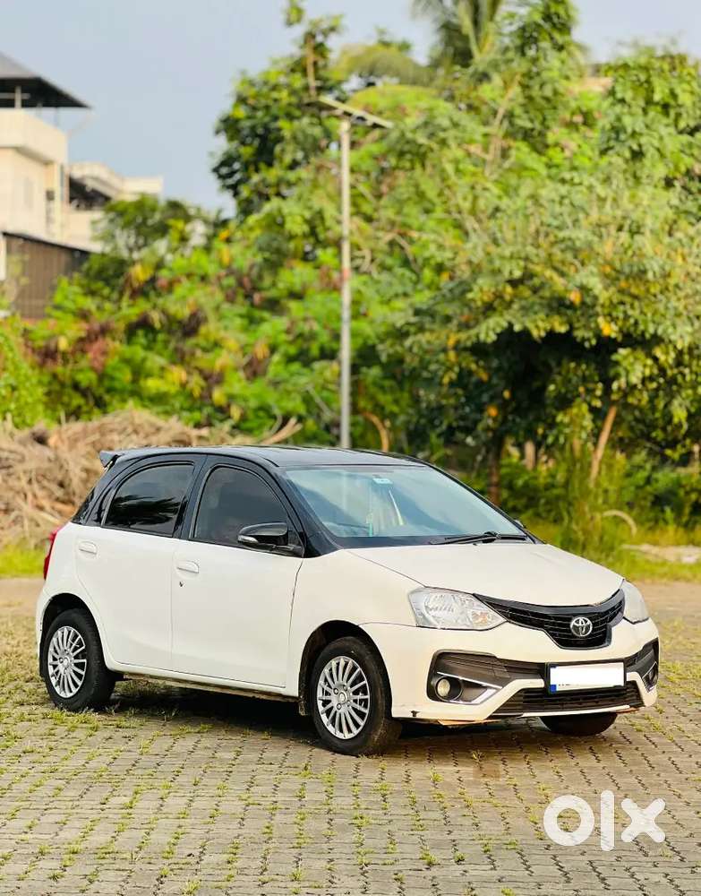 Toyota Etios Liva 2015 Model Diesel 175000 Km Driven Re Register