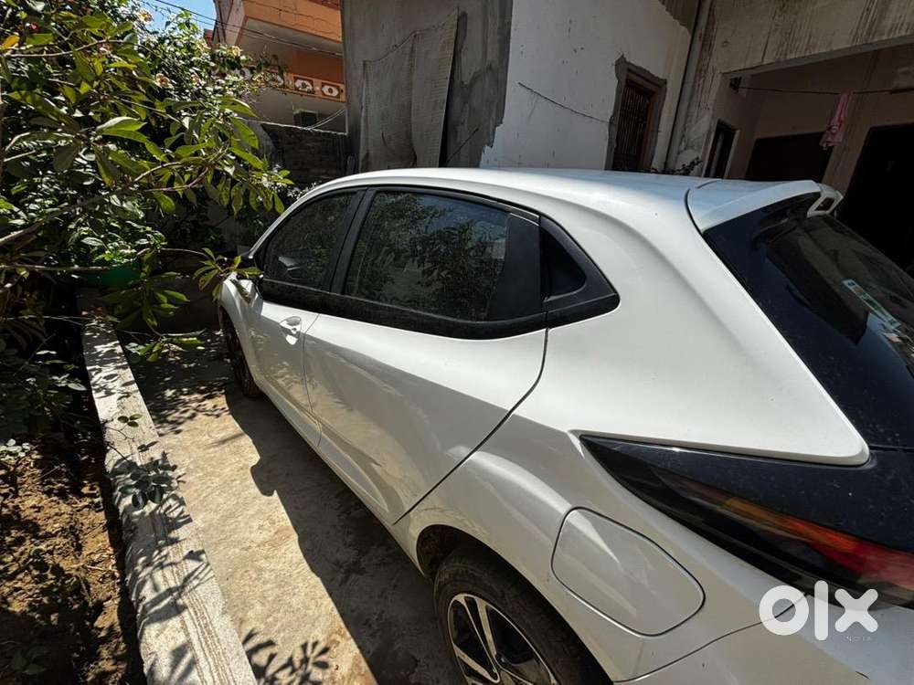 Tata Altroz 2022 Petrol Well Maintained Only 22000 Km Driven