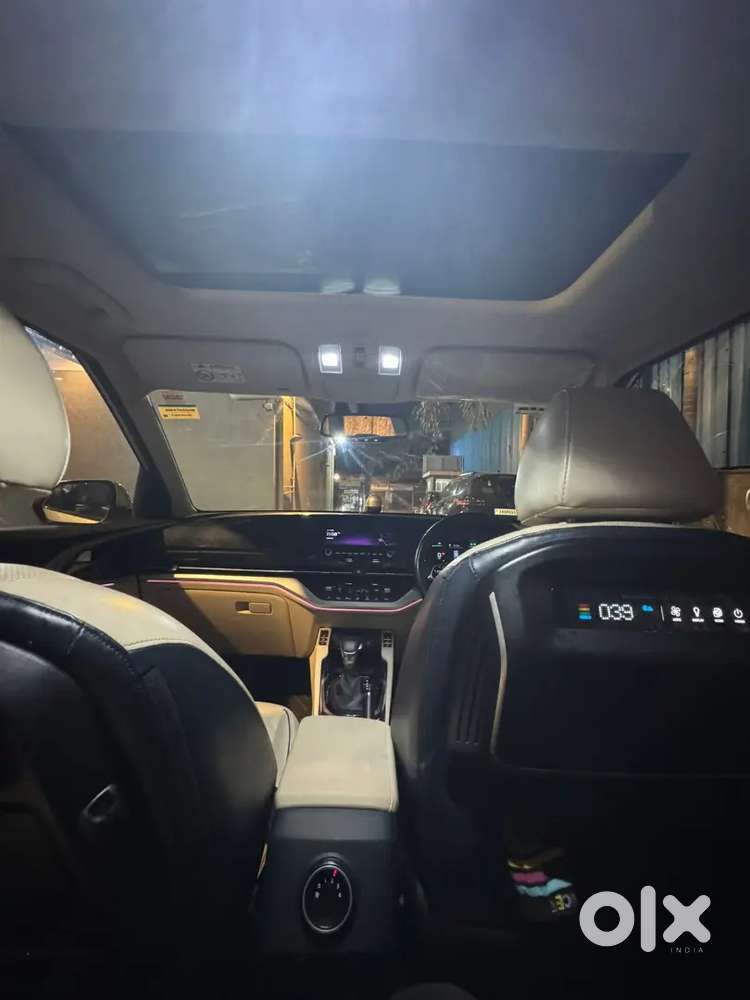 Kia Carens Luxury Variant In Excellent Condition