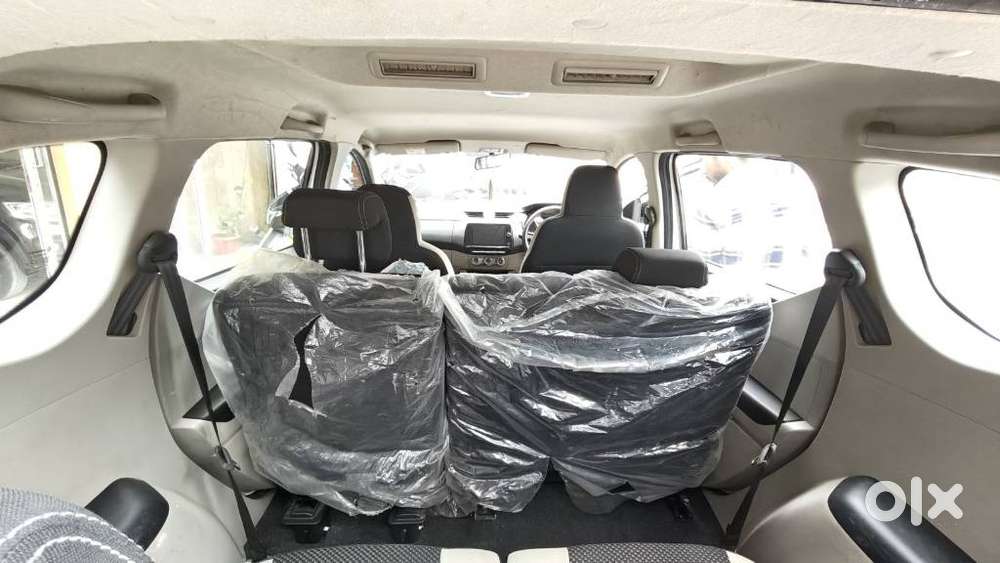 Renault Triber Rxz, 2025, Petrol