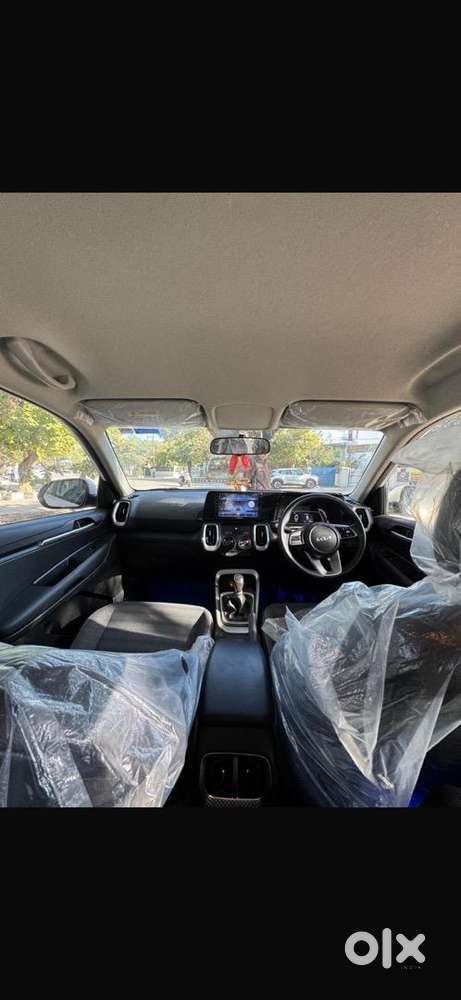 Kia Sonet 2023 Petrol 8000 Km Driven