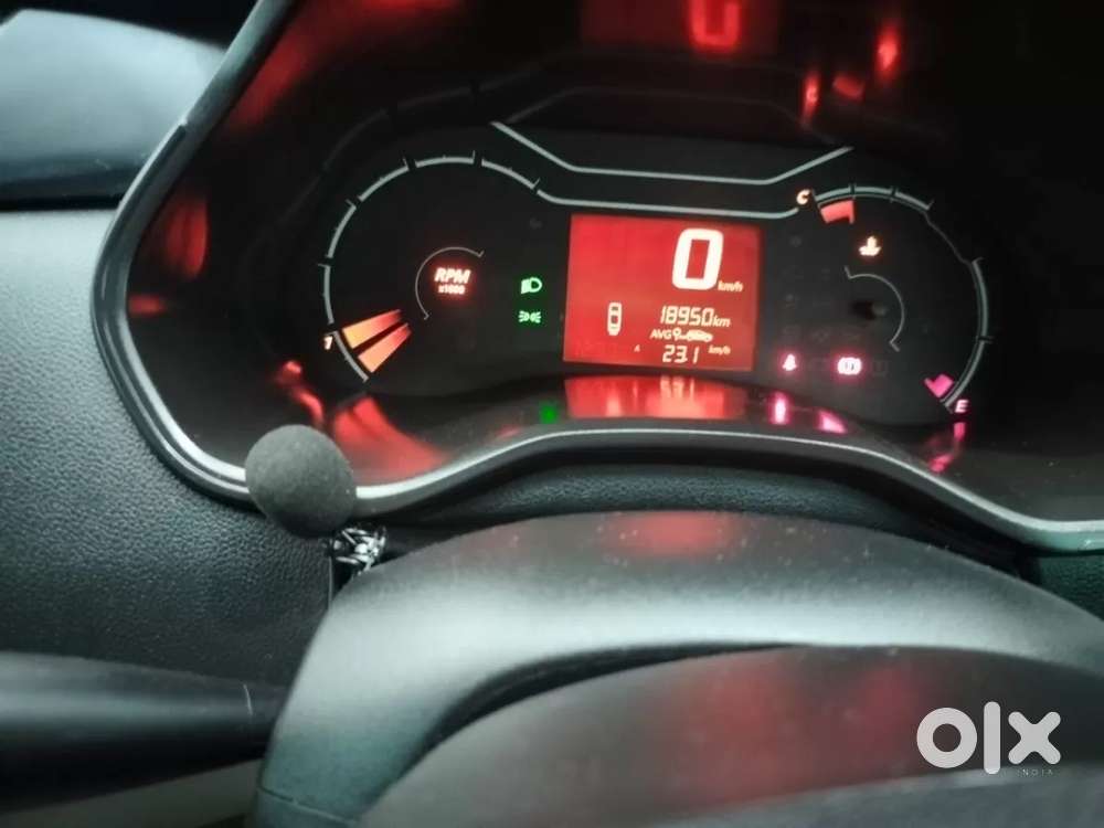 Renault Triber 1.0 Rxe, 2023, Petrol