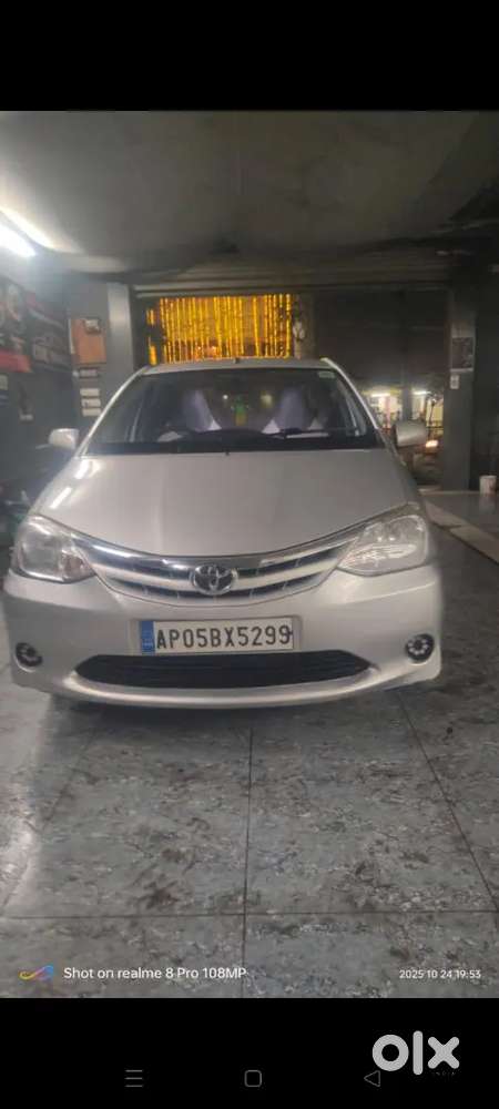 Toyota Etios 2011 Petrol 85000 Km Driven